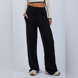 🆕🤍BLACK KNIT STRAIGHT LEG PANT